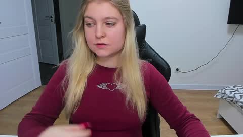 Snapshot of stacy_miraclee chatting on December 10, 2024, 4:38 pm Stacy  online show from December 10, 2024, 4:38 pm