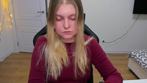 Snapshot of stacy_miraclee chatting on December 14, 2024, 3:25 pm Stacy  online show from December 14, 2024, 3:25 pm