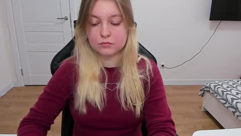 Snapshot of stacy_miraclee chatting on January 4, 2025, 10:49 am Stacy  online show from January 4, 2025, 10:49 am