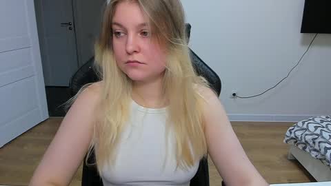 Snapshot of stacy_miraclee chatting on January 21, 2025, 4:37 pm Stacy  online show from January 21, 2025, 4:37 pm