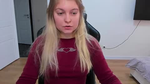 Snapshot of stacy_miraclee chatting on February 25, 2025, 11:19 am Stacy  online show from February 25, 2025, 11:19 am