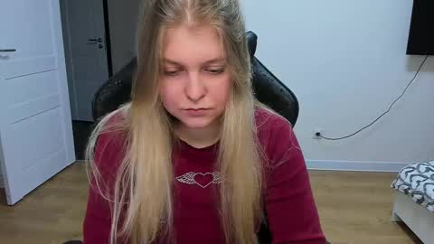 Snapshot of stacy_miraclee chatting on March 6, 2025, 3:13 pm Stacy  online show from March 6, 2025, 3:13 pm