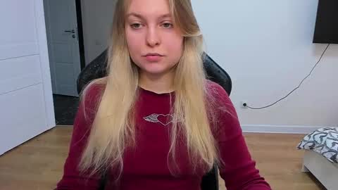 Snapshot of stacy_miraclee chatting on March 7, 2025, 10:02 am Stacy  online show from March 7, 2025, 10:02 am