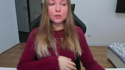 Snapshot of stacy_miraclee chatting on June 1, 2026, 10:28 am Stacy online show from June 1, 2026, 10:28 am