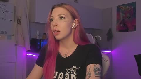 Snapshot of stacy_quinst chatting on December 20, 2024, 9:28 pm Stacy online show from December 20, 2024, 9:28 pm