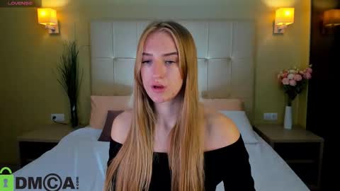 Snapshot of stacy_riiver chatting on September 17, 2025, 7:21 am Stacy Mon Tue Wed Thu Fri Sun GMT GMT 3 1000am - 0400pm online show from September 17, 2025, 7:21 am