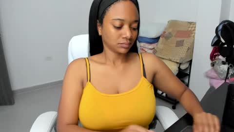 Snapshot of stacy_woods chatting on January 15, 2025, 4:25 am Zulma Yisset online show from January 15, 2025, 4:25 am