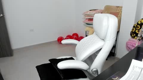 Snapshot of stacy_woods chatting on February 18, 2025, 1:43 am Zulma Yisset online show from February 18, 2025, 1:43 am