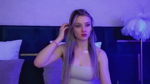 StacyEvances online show from November 22, 2025, 6:29 pm