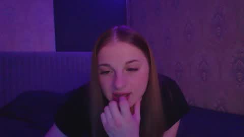 star_girlish online show from December 16, 2025, 11:10 pm