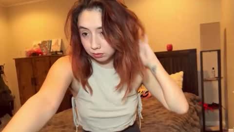 Snapshot of stara_dreams chatting on March 30, 2026, 3:18 am Stara Winters online show from March 30, 2026, 3:18 am