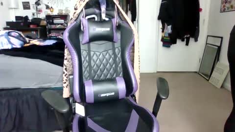 starella___saxxxton online show from February 17, 2025, 4:15 pm