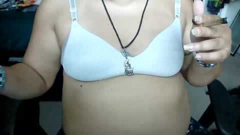 starella___saxxxton online show from October 1, 2025, 1:28 pm