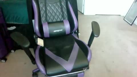 starella___saxxxton online show from October 16, 2025, 5:03 pm