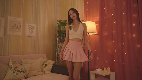 Snapshot of starfromsky chatting on February 23, 2026, 10:34 am Chloe online show from February 23, 2026, 10:34 am