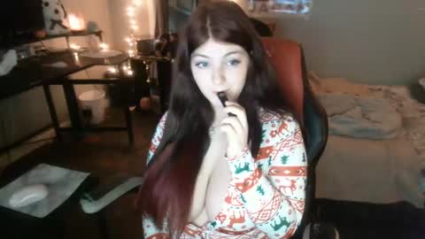 Snapshot of starlight09102 chatting on December 23, 2024, 5:22 pm Starlight online show from December 23, 2024, 5:22 pm