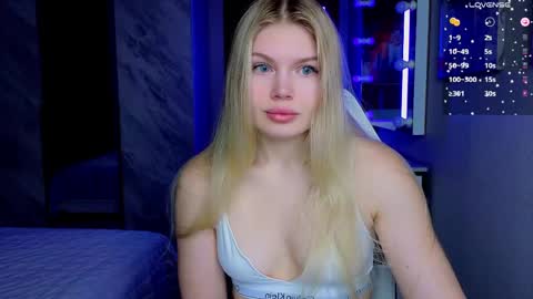 Snapshot of starlight_2004 chatting on April 19, 2026, 4:45 am Caroline online show from April 19, 2026, 4:45 am