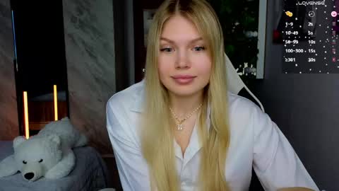 Snapshot of starlight_2004 chatting on May 28, 2026, 2:53 am Caroline online show from May 28, 2026, 2:53 am