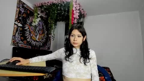 starmoonly online show from February 22, 2025, 8:31 pm