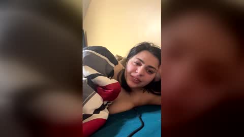 Snapshot of starrie_marrie chatting on February 6, 2026, 2:05 am starrie_marrie online show from February 6, 2026, 2:05 am