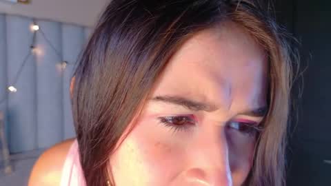 M O O N  online show from March 31, 2026, 5:08 am