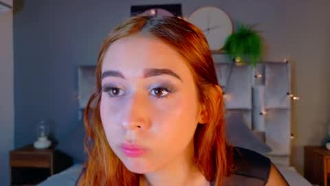M O O N  online show from April 22, 2026, 2:58 am