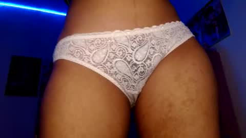 Snapshot of stars4spider_ chatting on December 20, 2025, 6:04 pm online show from December 20, 2025, 6:04 pm