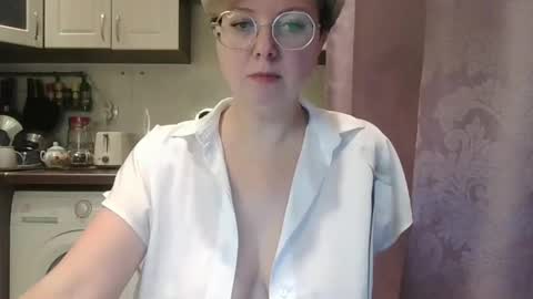 Snapshot of stasya_07 chatting on December 29, 2024, 10:03 pm Stasya online show from December 29, 2024, 10:03 pm