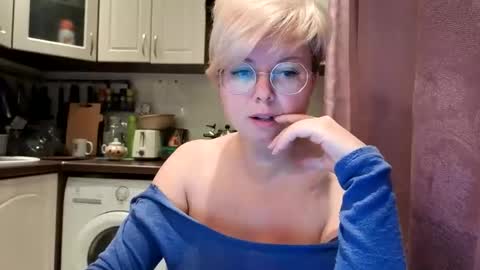 Snapshot of stasya_07 chatting on October 15, 2025, 1:17 am Stasya online show from October 15, 2025, 1:17 am