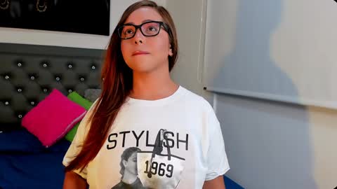 Snapshot of staywithme_x chatting on December 30, 2024, 2:42 am Melany online show from December 30, 2024, 2:42 am