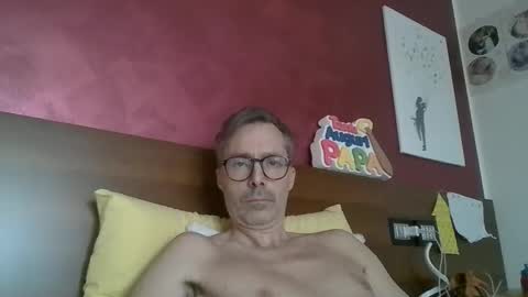 Snapshot of steel80 chatting on December 3, 2025, 9:51 am steel80 online show from December 3, 2025, 9:51 am