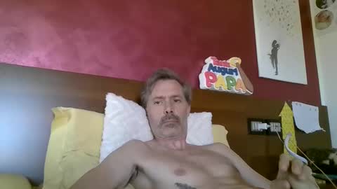 Snapshot of steel80 chatting on May 26, 2026, 9:27 am steel80 online show from May 26, 2026, 9:27 am