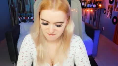 stef_nicks online show from February 1, 2026, 7:40 am