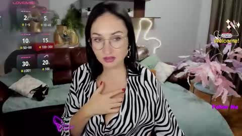 StefanaWinter online show from October 21, 2025, 4:57 am