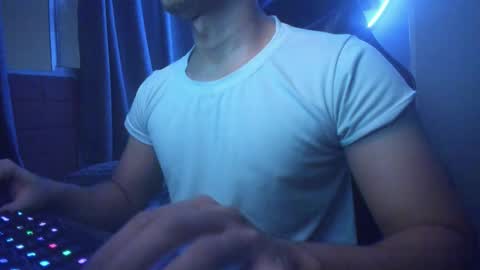 Stefann Salvatore online show from November 30, 2025, 5:44 am