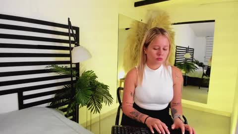 Snapshot of stefannny_ chatting on December 24, 2024, 11:06 am Stefanny online show from December 24, 2024, 11:06 am