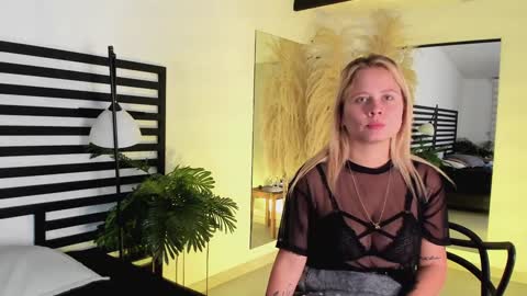 Snapshot of stefannny_ chatting on December 27, 2024, 12:56 pm Stefanny online show from December 27, 2024, 12:56 pm