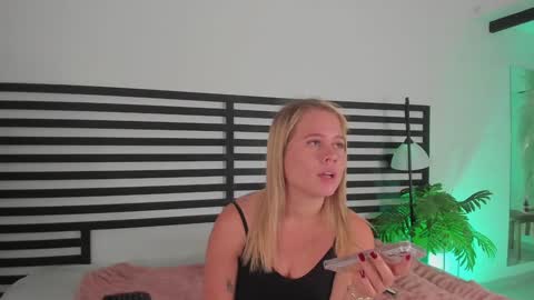 Snapshot of stefannny_ chatting on January 29, 2025, 12:56 pm Stefanny online show from January 29, 2025, 12:56 pm