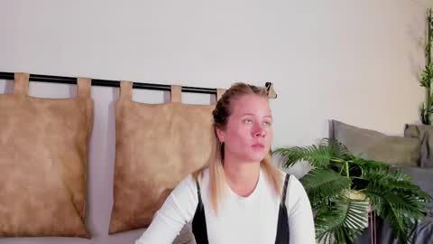 Snapshot of stefannny_ chatting on February 23, 2025, 2:04 pm Stefanny online show from February 23, 2025, 2:04 pm