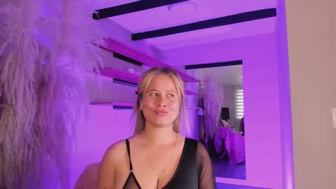 Snapshot of stefannny_ chatting on February 26, 2025, 12:03 pm Stefanny online show from February 26, 2025, 12:03 pm