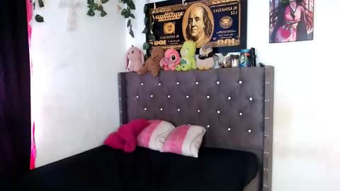 stefanny beautiful online show from November 16, 2025, 4:23 pm