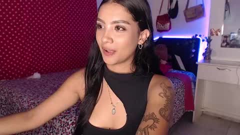 Im MiaIts my first day here  online show from December 27, 2024, 12:39 am