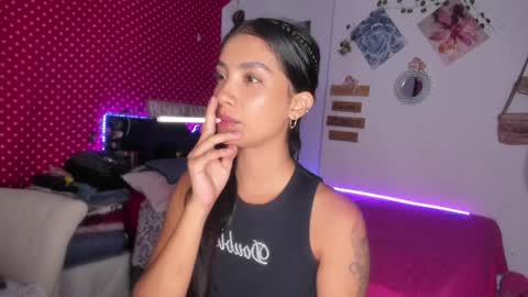 Im MiaIts my first day here  online show from January 25, 2025, 5:51 am