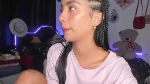 Im MiaIts my first day here  online show from February 9, 2025, 12:28 am