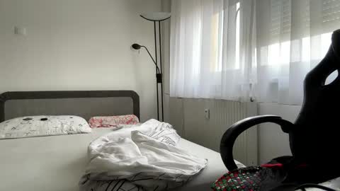 Snapshot of stefanomorelli chatting on October 14, 2025, 8:48 am stefanomorelli online show from October 14, 2025, 8:48 am