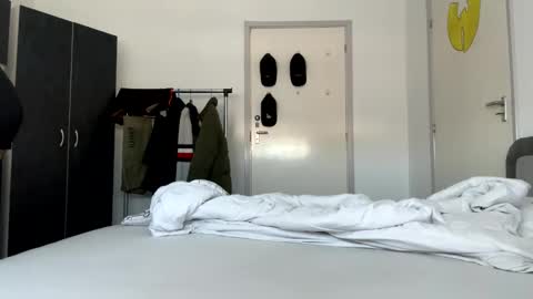 stefanomorelli online show from February 26, 2026, 8:46 am