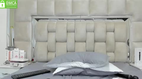 Stefany online show from March 4, 2025, 11:00 pm