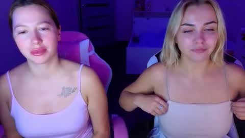 stefany_and_bettany online show from October 10, 2025, 4:28 pm