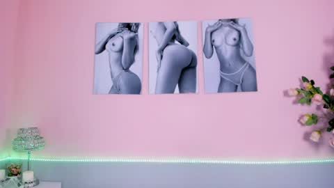 Stefany online show from May 13, 2026, 12:24 pm
