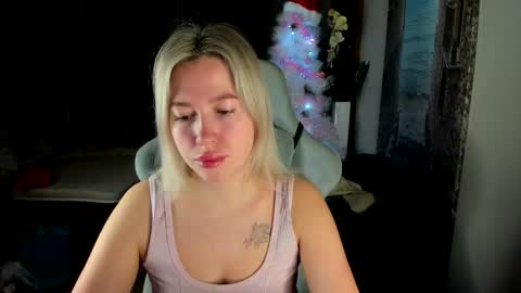 Stefany online show from January 19, 2026, 4:27 am